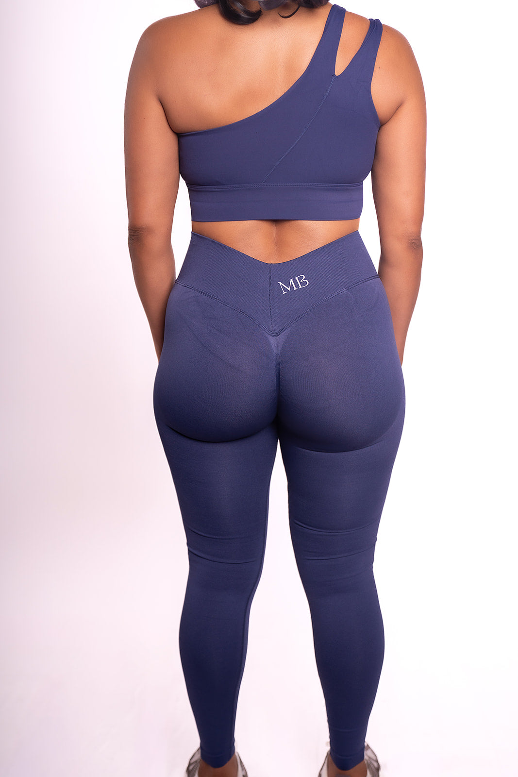AMORE ONE SLEEVE SPORT BRA
