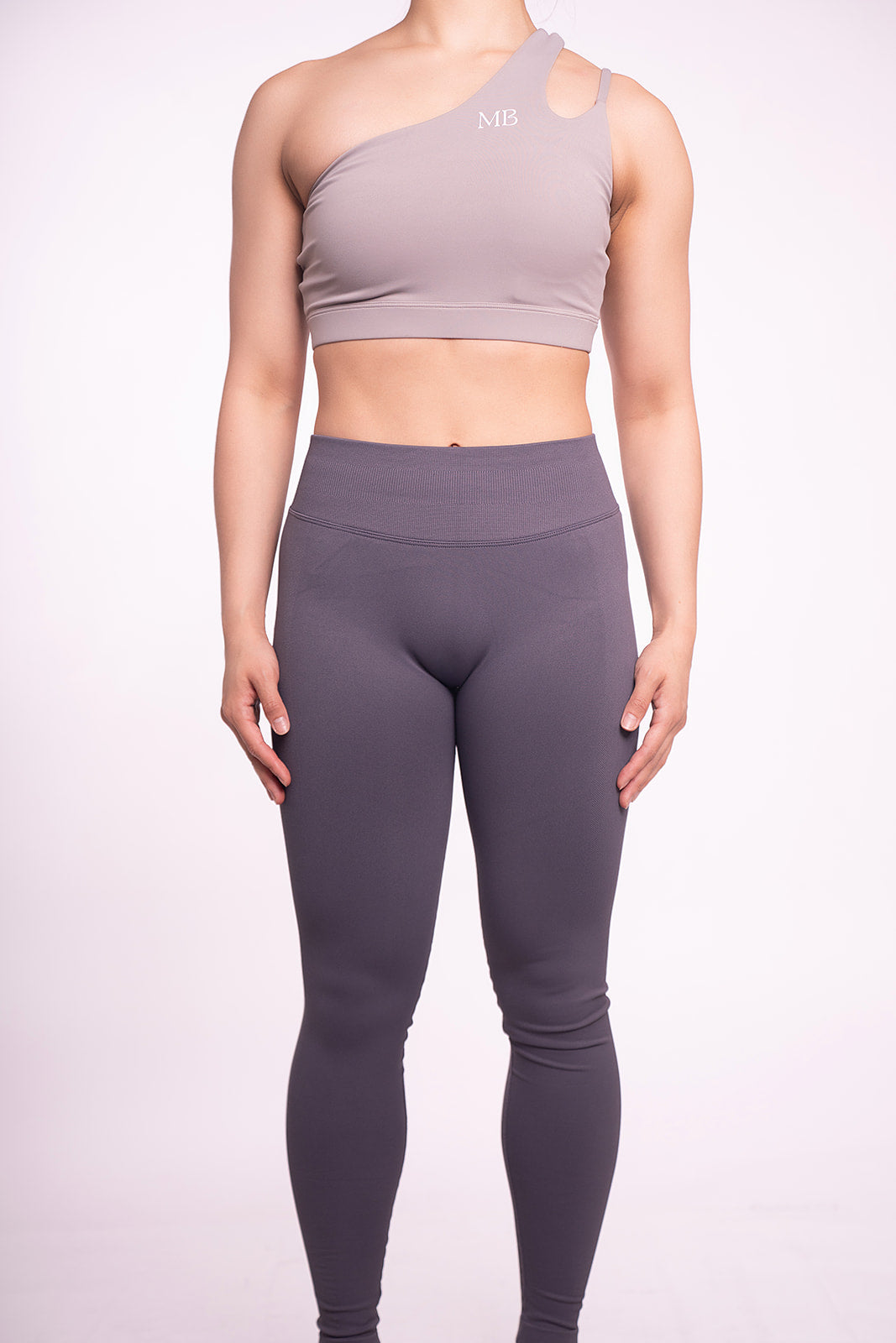 AURORA ONE SLEEVE SPORT BRA