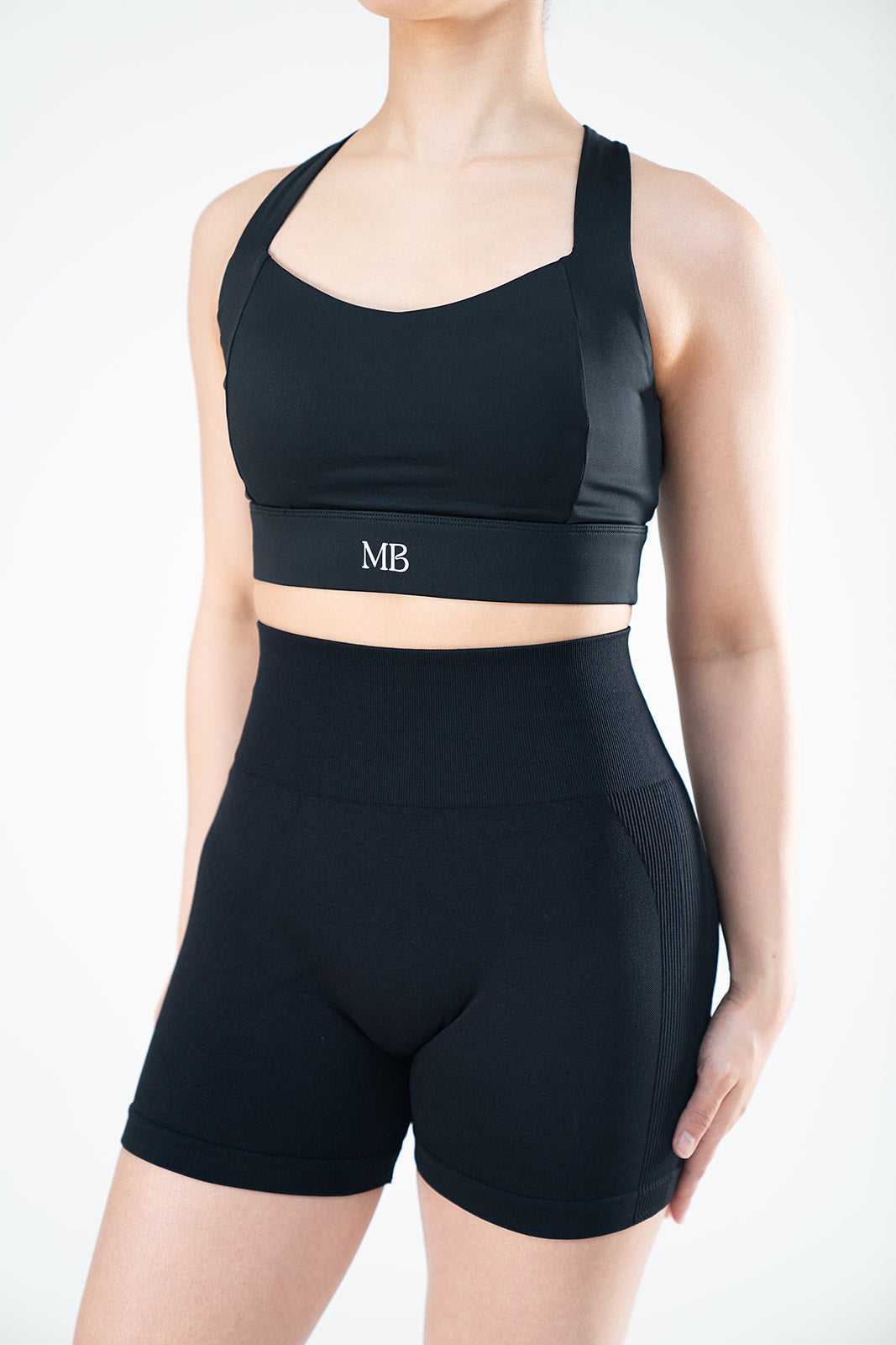 BELLA'S SEAMLESS SHORTS